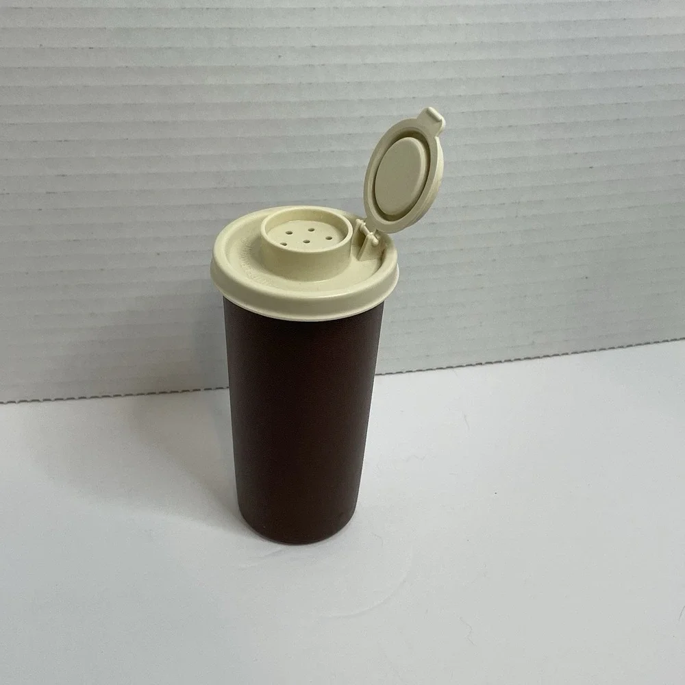 Vintage Tupperware 4.5